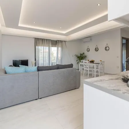 Apartment Diorisa House *