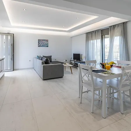 Diorisa House *